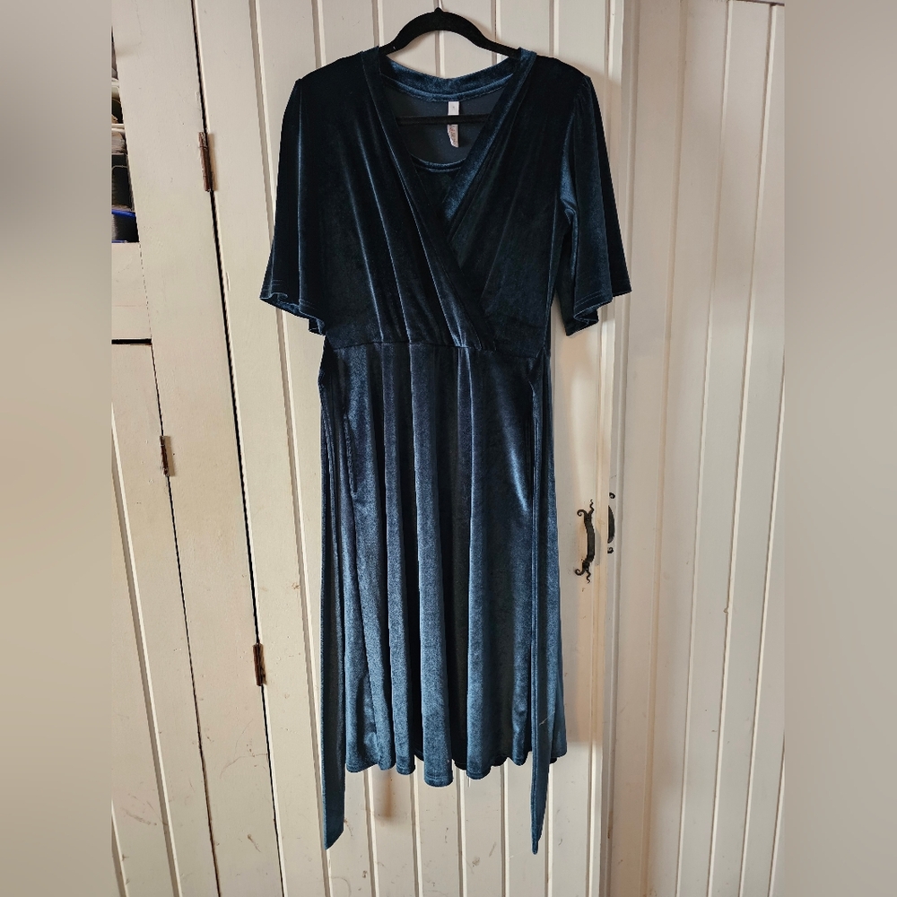 Latched Mama Velour Nursing Dress, Size Medium